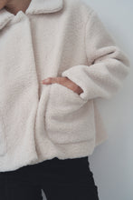 画像をギャラリービューアに読み込む, Poodle KC boa coat