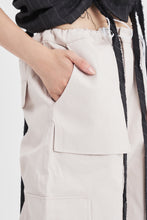 画像をギャラリービューアに読み込む, CODE CAMO PANTS