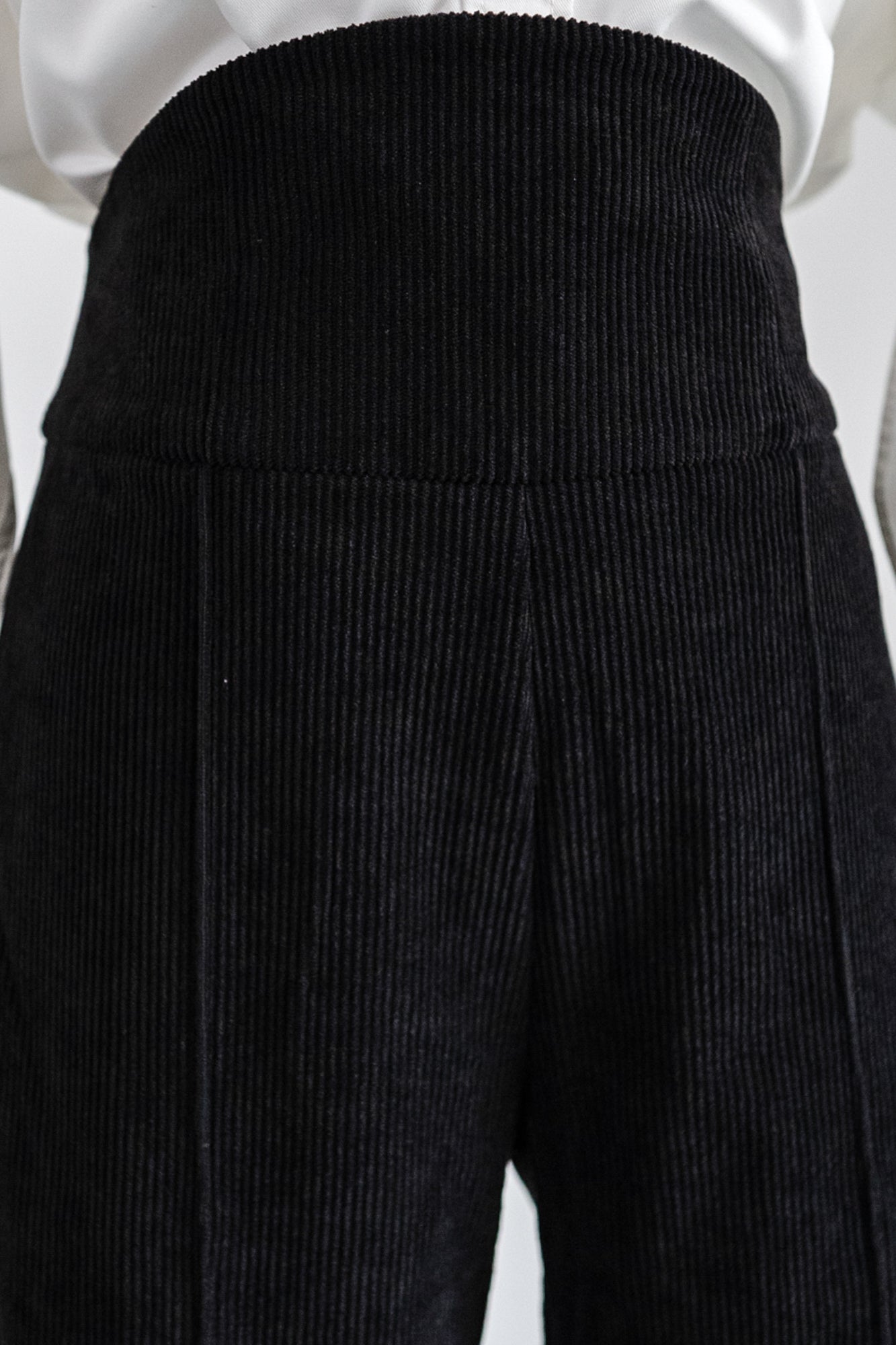 HIGH WASTE BIKER PANTS – EN APARTMENT