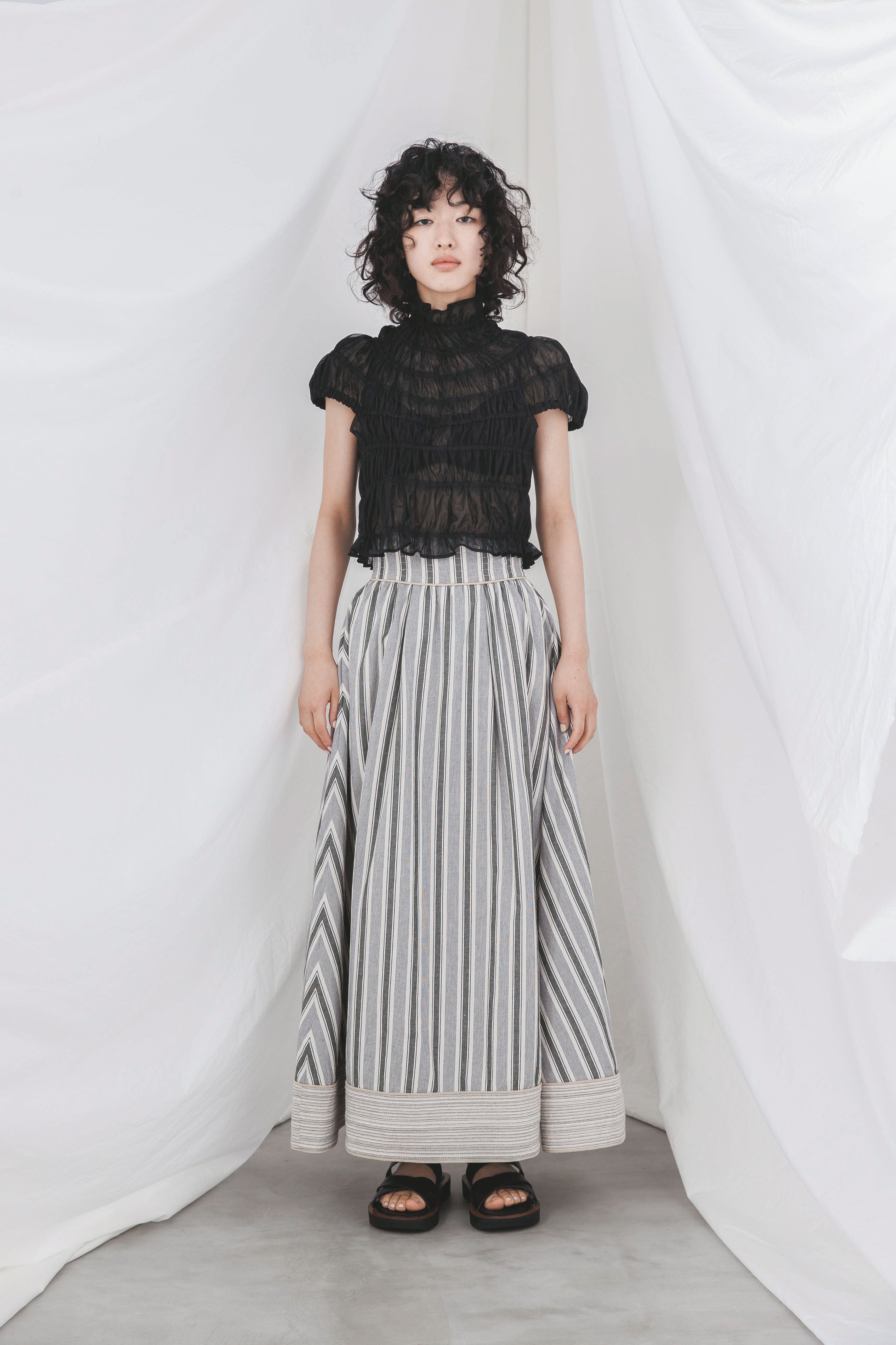 VOLUME FLARE SKIRT