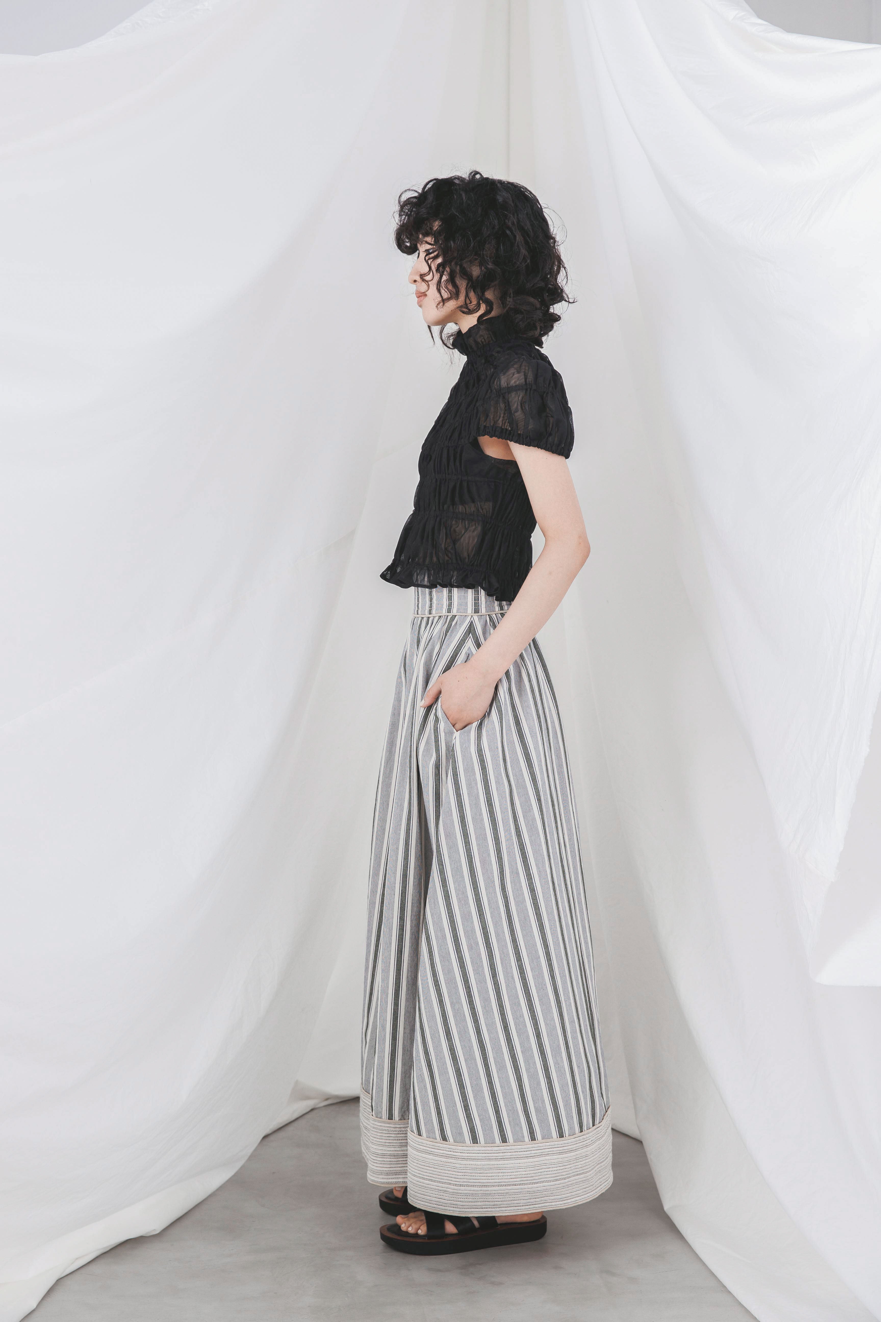 VOLUME FLARE SKIRT